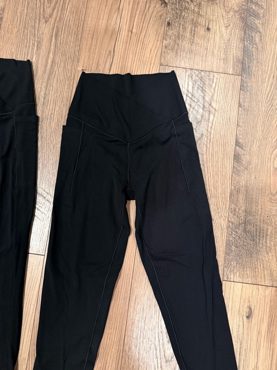 Offline Crossover High Waisted Pocket Leggings - Picture 2 of 3